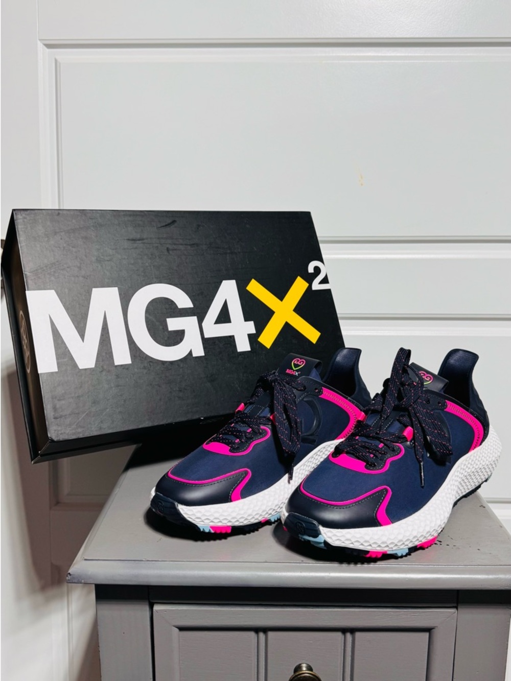 NWT Womens MG4x2 Navy/Pink Nylon Hybrid Golf Cross Trainers Size 9